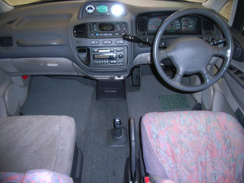 95 PE8W-74K-2.jpg