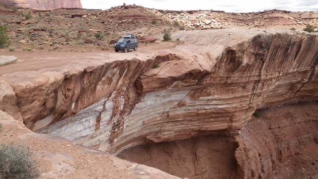 White rim road