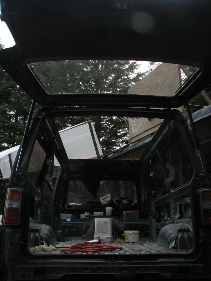 hole_in_the_roof02.jpg