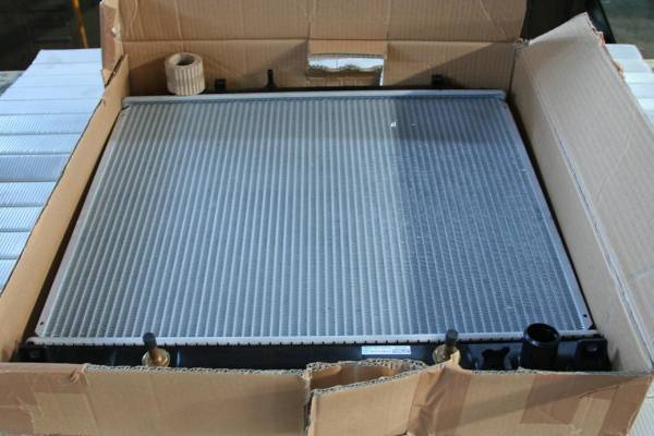 4m40 radiator 1.jpg