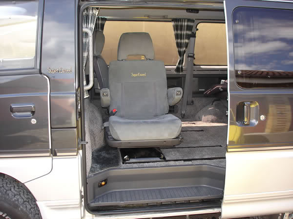 Seat24.jpg