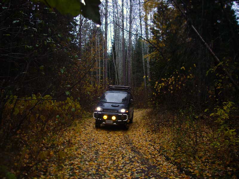 DelicaOnOurTrail.jpg