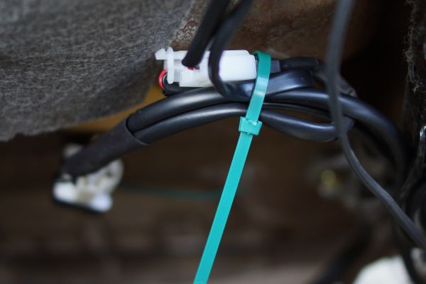 B8_wires.jpg