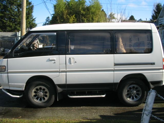 The black base trim from the side.
