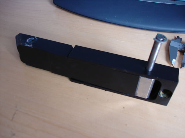Hinge a013.jpg