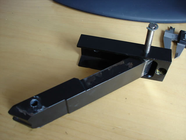 Hinge a012.jpg