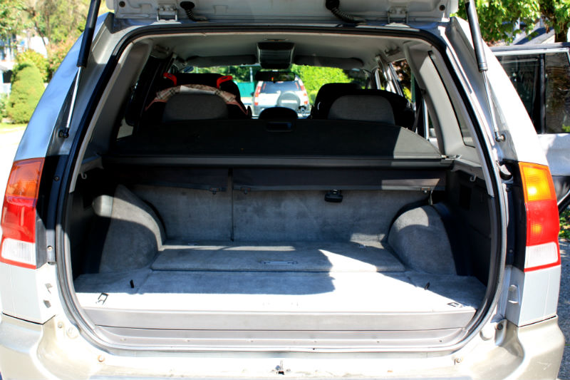 Trunk is a good size, came with a pull-over cover.