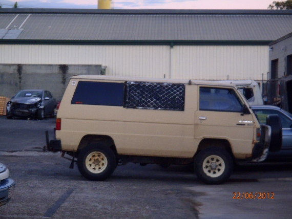 heres my mates aussie l300 starwagon 1984 with commodore 3.8l v6 and hydrogen setup.