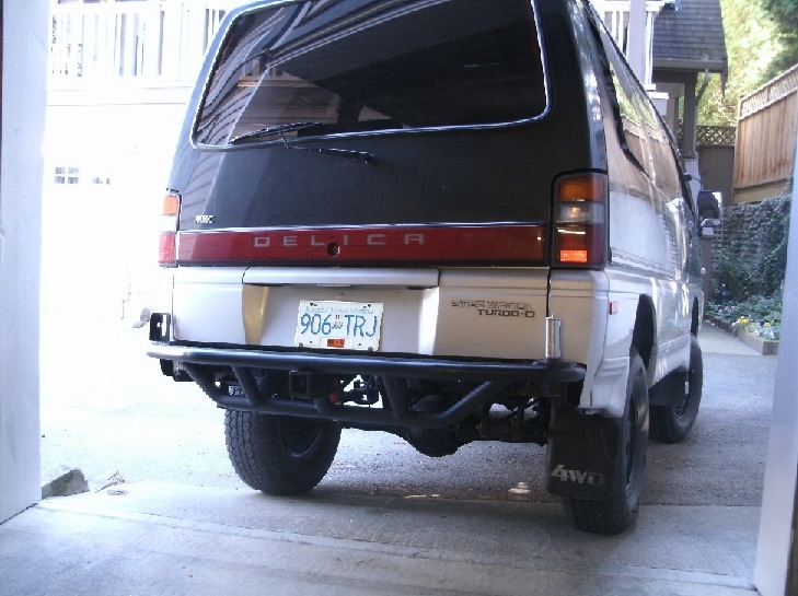 Great clearance, and a &quot;tidy&quot; appearance.  Note that the receiver pulls almost directly at frame level:)
