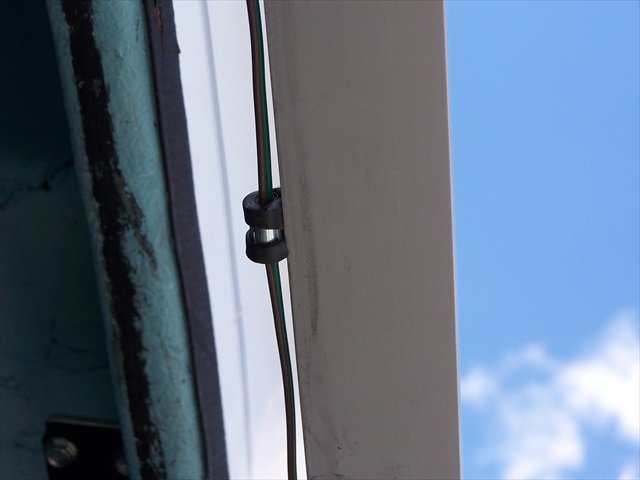 Permanent wiring - rubber clamp