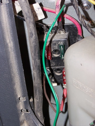 6 fuse panel near bottle