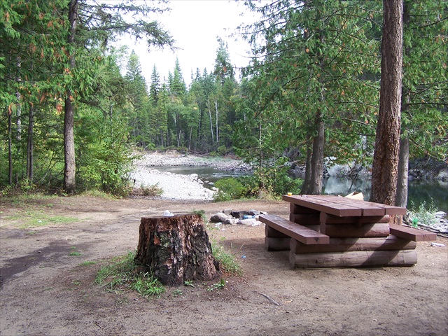 The Kettle river has Rec sites adjacent to the road almost it's entire length. <br />Most are only 1 or 2 unit sites but a few have several sites. Most come complete with your own private fishing or swimming hole.