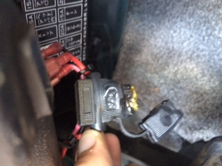 There is a rubber case around the whole thing... the yellow you see looks like a melted fuse.