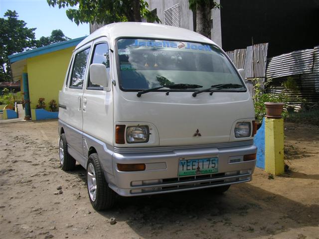 Looks like a Mitsu Kei van, right?