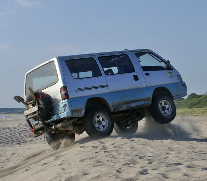 Flying Delica.jpg