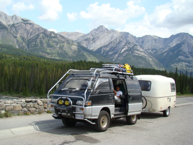 Delica Rockies Stop.JPG