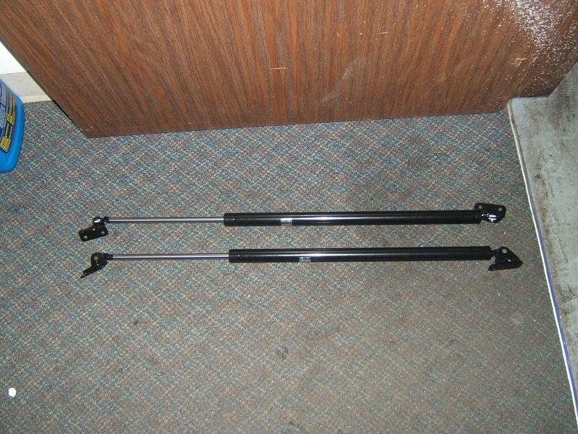 Delica rear  Door strut.jpg