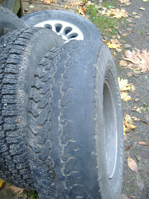 the root of the problem. this was the tire i took off yesterday from the front passenger side :shock: