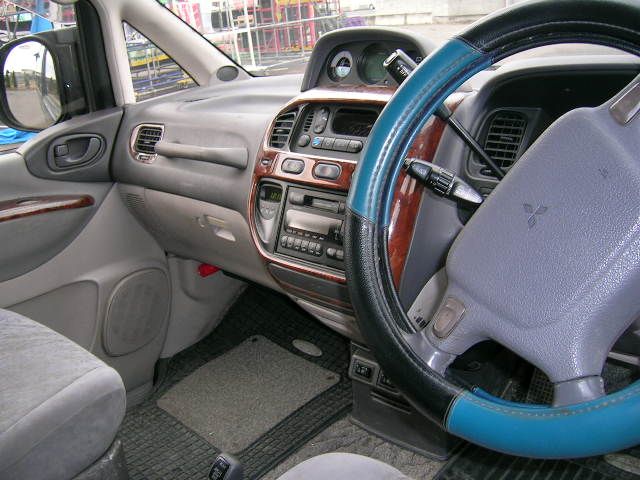 1995 Royal Exceed, does this have an airbag?