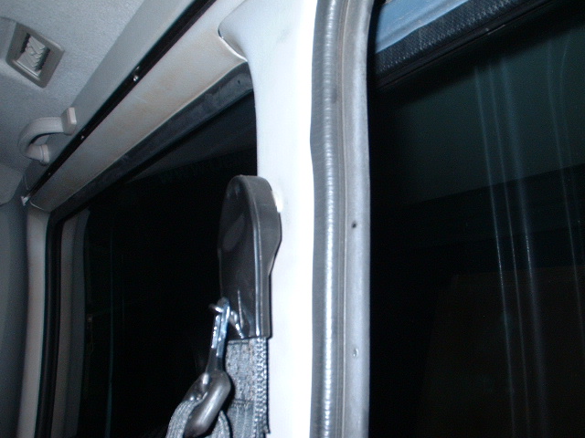 top shoulder strap mounting.