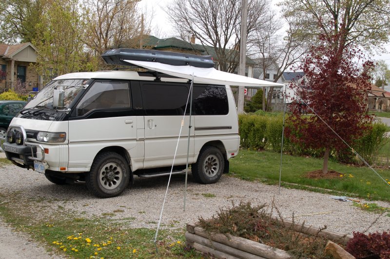 awning set up2.jpg