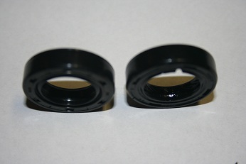 Lower Balancer Shaft<br />old on the right and the new on the left.<br />New Seal - 17mm x 28mm x 7mm<br />Part# S017028070T
