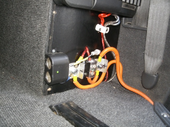 Amp controls/wiring are all easily accessible with the cover off)